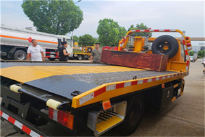 亳州附近拖车电话号码服务